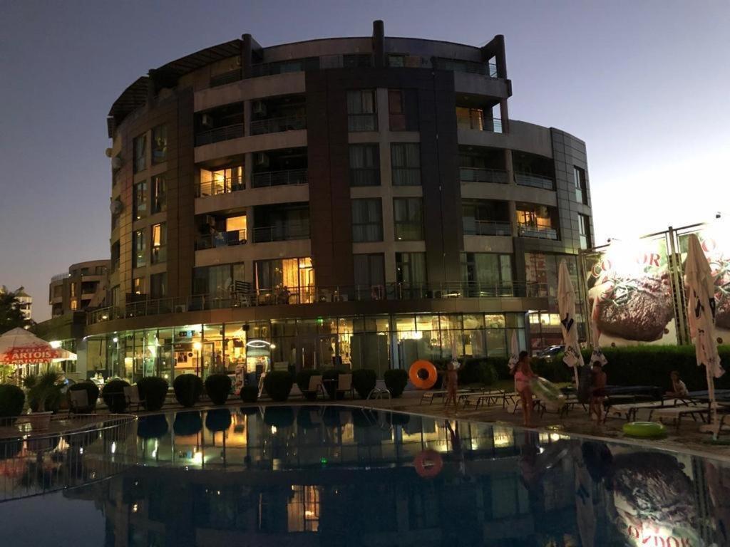 Apartment Sunny Beach Plaza 100 M Sea Buitenkant foto