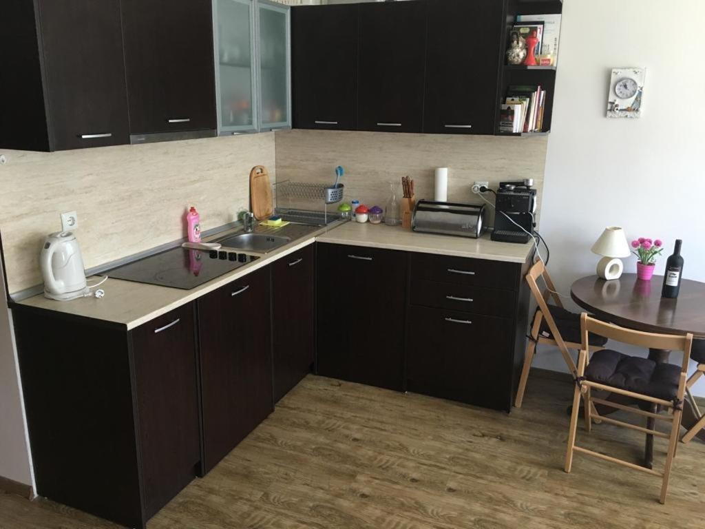 Apartment Sunny Beach Plaza 100 M Sea Buitenkant foto