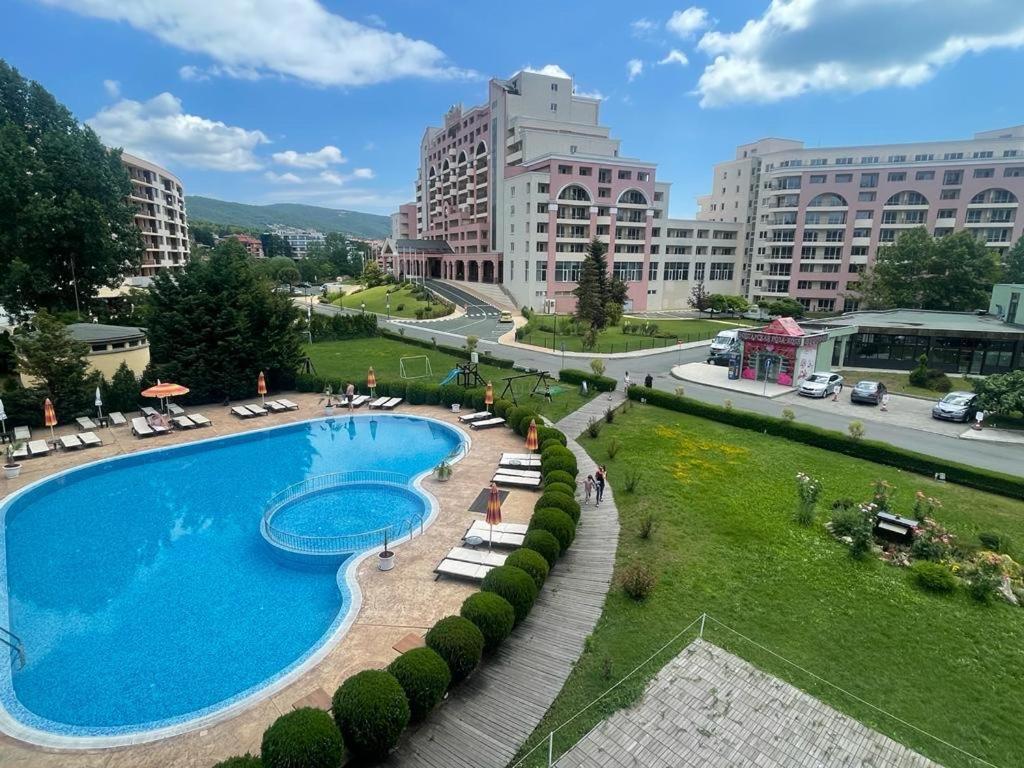 Apartment Sunny Beach Plaza 100 M Sea Buitenkant foto