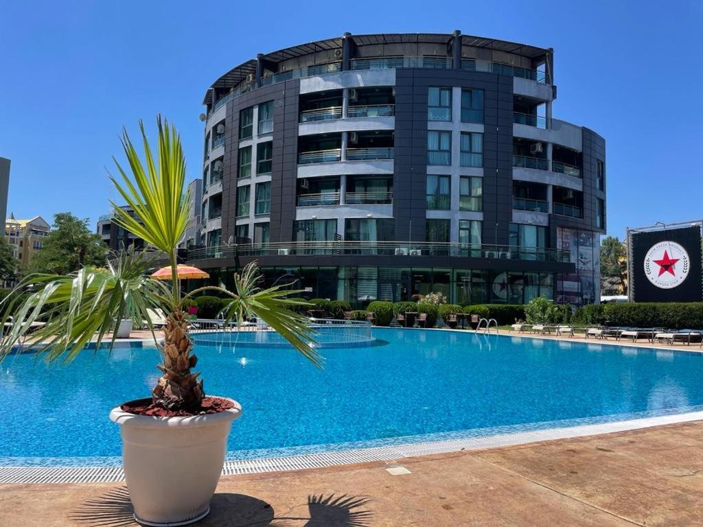 Apartment Sunny Beach Plaza 100 M Sea Buitenkant foto