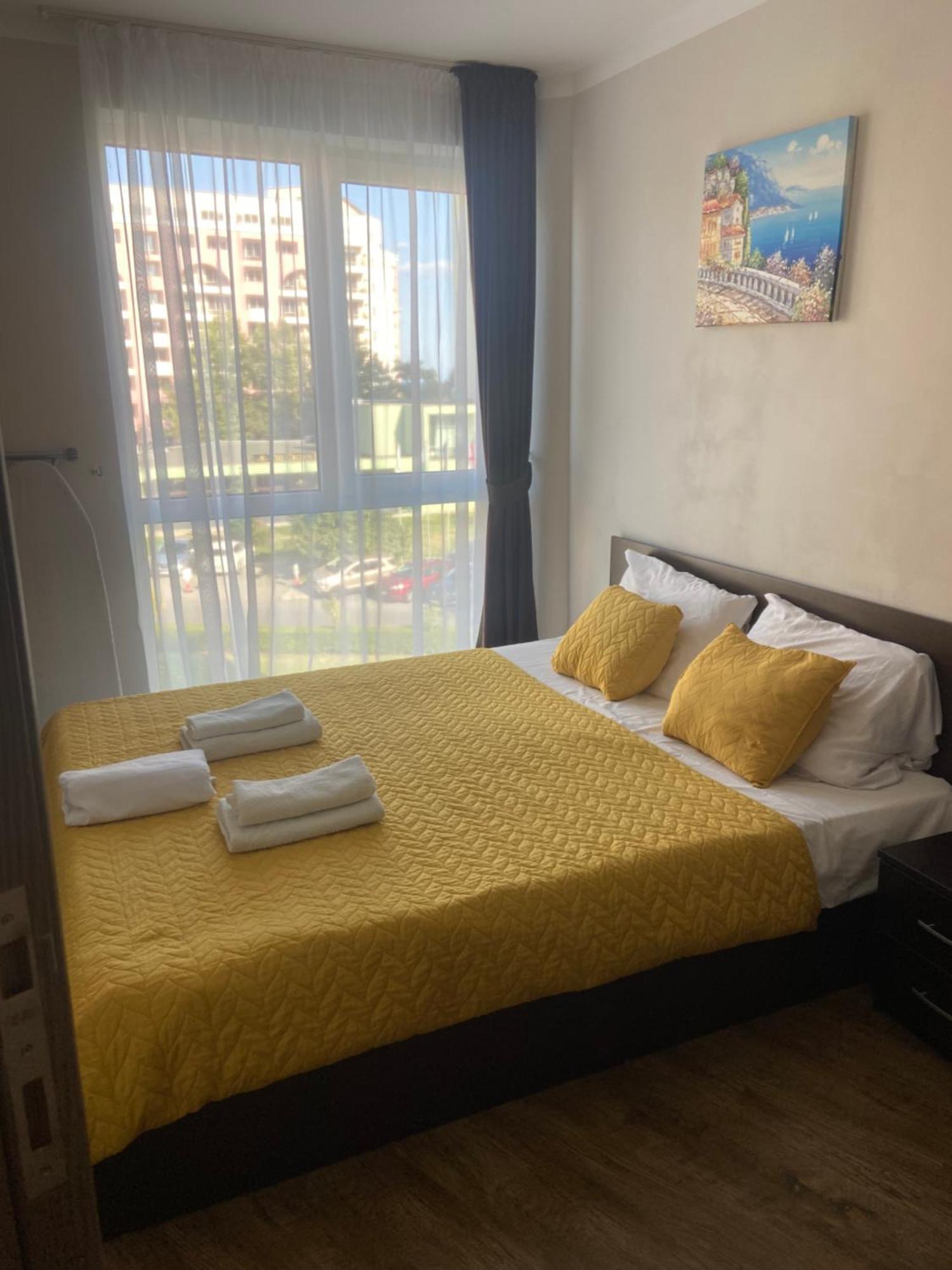 Apartment Sunny Beach Plaza 100 M Sea Buitenkant foto